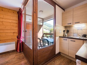 Interior - Cozy studio in Brides-les-Bains with parking! (Brides-les-Bains)