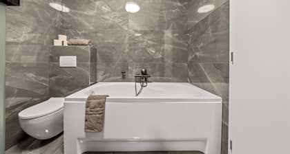 Air-conditioned Apartment House with Pool, 10B