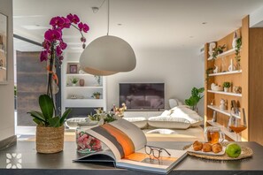 TV - Villa CARRERA by Abahana Villas (Benitachell)