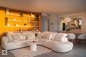 TV - Villa CARRERA by Abahana Villas (Benitachell)