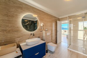 Shower, hair dryer - Deluxe apartment Diadora with sea view (Zadar)
