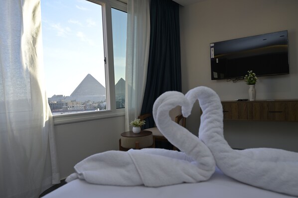 Unclassified image, 1 of 6, button