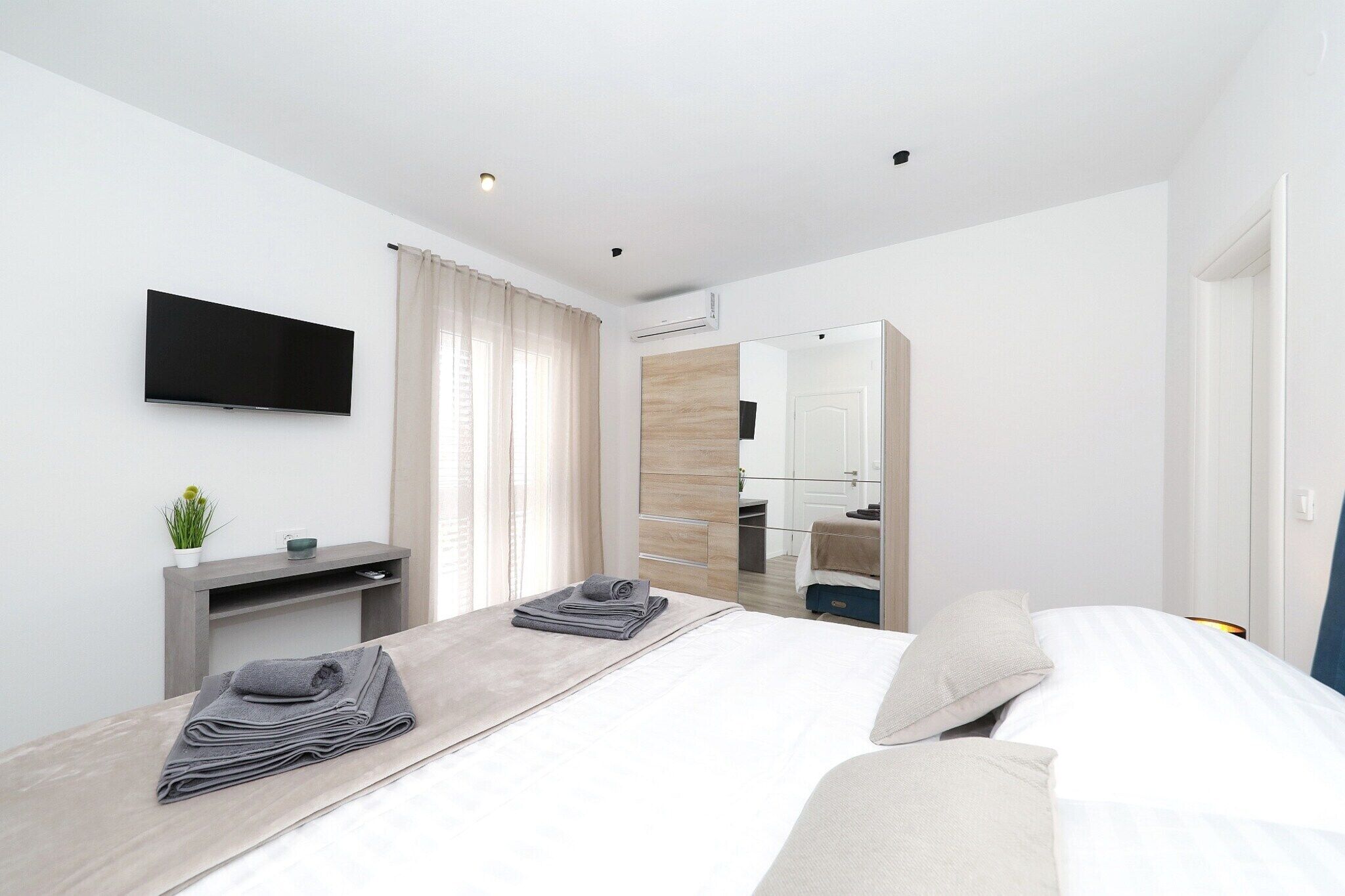 3 bedrooms, iron/ironing board, travel cot, free WiFi