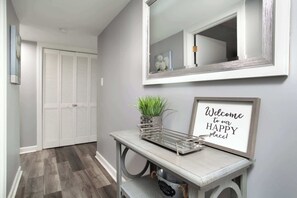 Interior - Cozy Ski-View Retreat sleeps 5 in Gatlinburg! (Gatlinburg)
