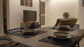 Comfort Apartment, City View | Dining