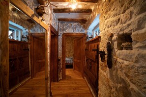 Interior - House in a scenic Siveric park (Siveric)