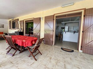 Dining - Vacation comfort, peace and quiet in a traditional villa with swimming pool (Petit Bourg)