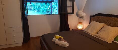 3 slaapkamers, een strijkplank/strijkijzer, wifi, beddengoed