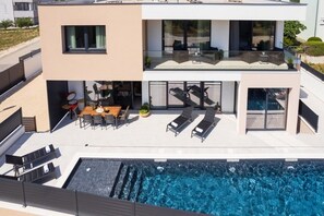Pool - Villa in a sunny Pakostane escape (Pakoštane)