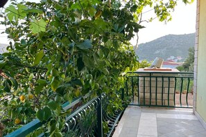 Property grounds - Apartment Moreno 2 with seaview (Poljica)