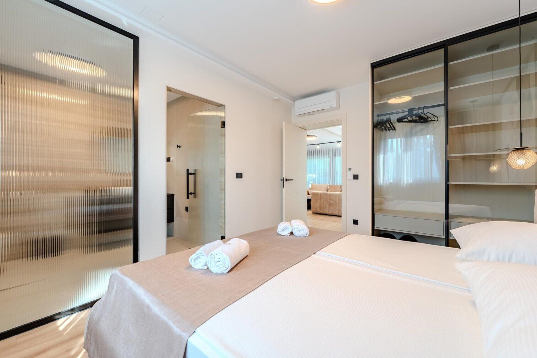 3 bedrooms, iron/ironing board, free WiFi