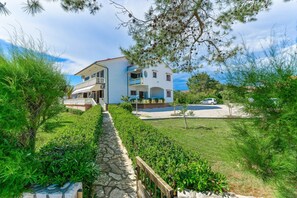 Exterior - Beachfront Apartment for 4 (Vir)