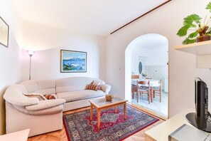 Smart TV - Vir Shorefront Abode for 4 (Vir)