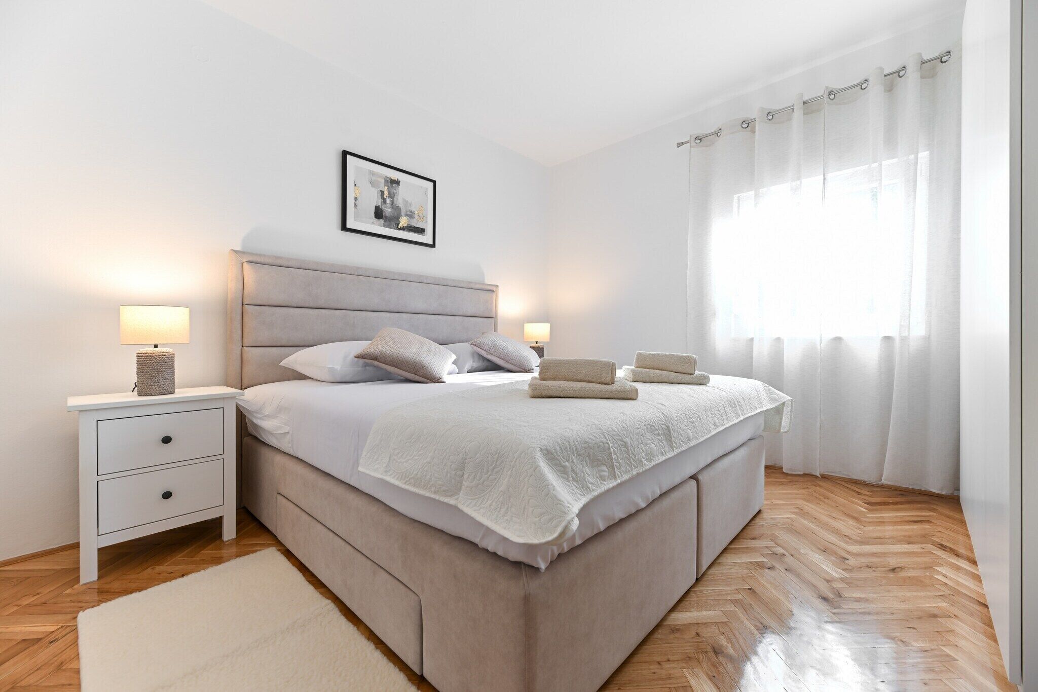 3 camere