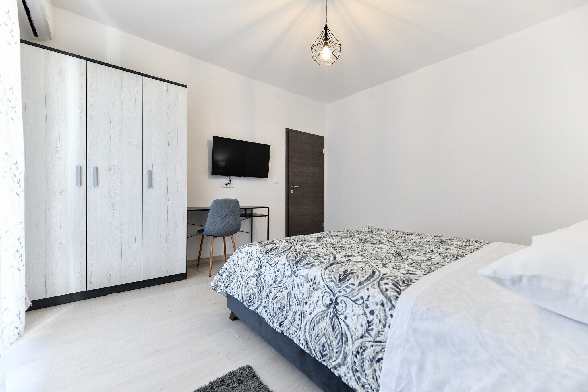 2 bedrooms, iron/ironing board