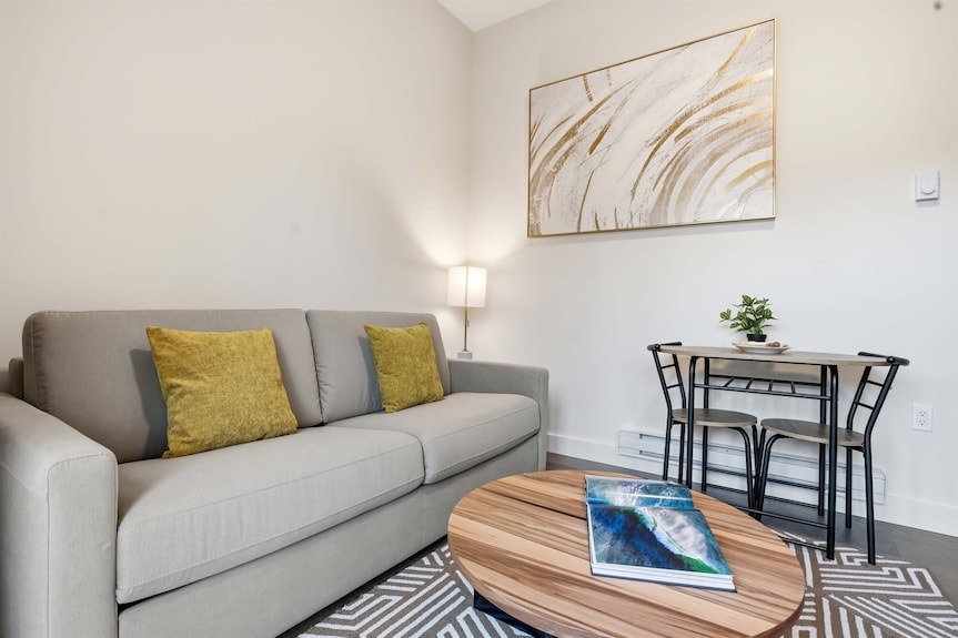 Little Bear Den #1-ideal For Couples, Beach,trails - Ucluelet