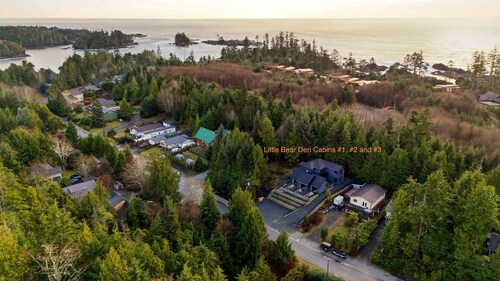 Little Bear Den #1-Chic & Cozy Coastal Stay