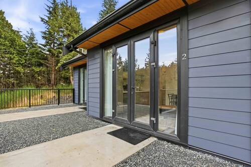 Little Bear Den#2-Couples’ Cozy Minimalist Getaway