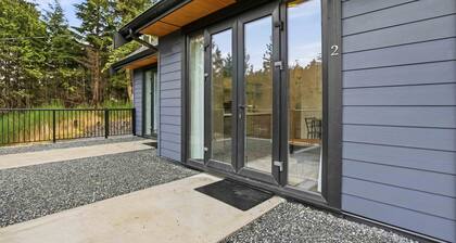 Little Bear Den#2-Couples’ Cozy Minimalist Getaway