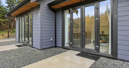 Little Bear Den #3- Big Beach, Town & Trails