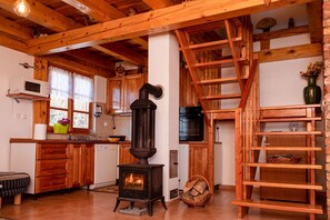 Fridge, microwave, oven, stovetop - Sanctuary with Private Wellness Spa (Rukljevina)