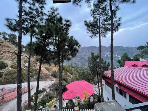 Rustic Pines-2: Pet-Friendly Serene 1BHK Apartment