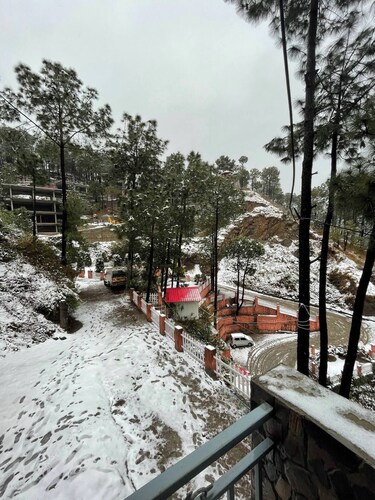 Rustic Pines-2: Pet-Friendly Serene 1BHK Apartment