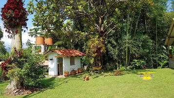 House, 3 Bedrooms, Smoking, Private Pool | Property grounds