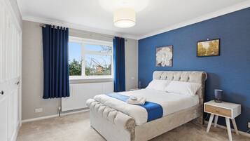 5 Schlafzimmer, Bügeleisen/Bügelbrett, WLAN, Bettwäsche