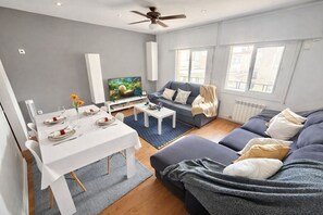 Living area - Fantastic apartment in the city of Barcelona with parking (Barcelona)