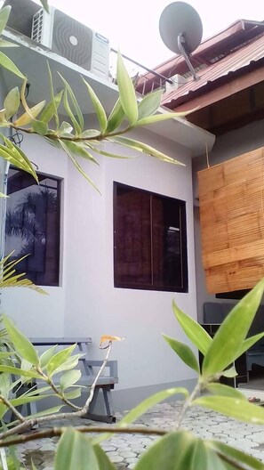 House, 2 Bedrooms, Smoking