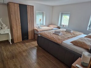 2 makuuhuonetta, Wi-Fi, pääsy pyörätuolilla