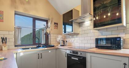 Pools Cottage 5 - The Racquet Room