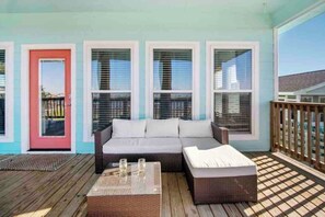 Terrace/patio - High Tide: All-day Fishing, Quick East Bay Access (Sargent)