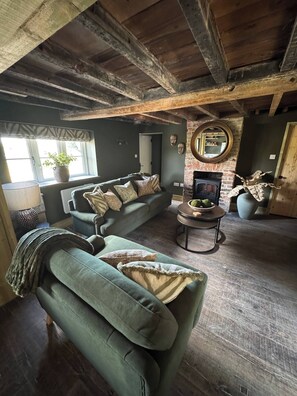 Living area - Boutique Luxury Cottage Cheshire Wedding Guests (Macclesfield)