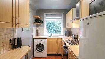 Cookware/dishes/utensils