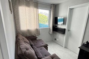 Smart TV, table football - 2-BEDROOM APARTMENT IN DOWNTOWN SÃO PAULO NEAR 25 DE MARÇO AND SANTA EFIGENIA (São Paulo)