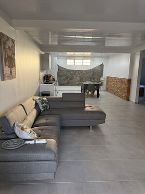 Unclassified image, 3 of 15, button