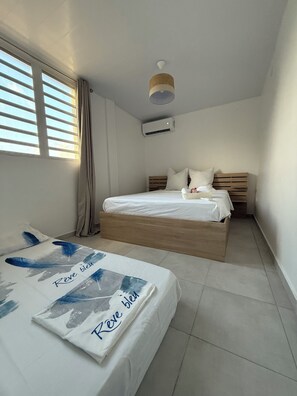 2 bedrooms, iron/ironing board, Internet, bed sheets - Large detached villa to discover (RIVIERE PILOTE)