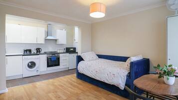 1 bedroom, individually decorated, individually furnished, free WiFi