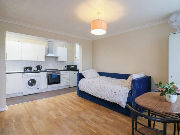 1 bedroom, individually decorated, individually furnished, free WiFi - Headmasters Hollow (Watford)