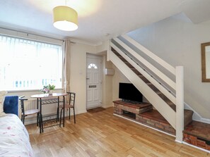 Interior - Headmasters Hollow (Watford)