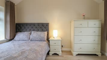 1 bedroom, individually decorated, individually furnished, free WiFi