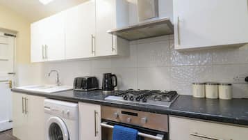 Cookware/dishes/utensils