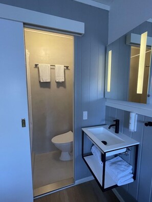 Bathroom - Herman Bang Bed and Breakfast (Frederikshavn)
