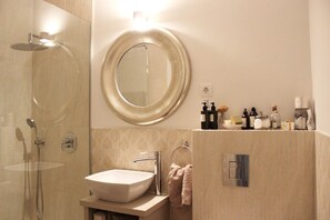 Shower, hair dryer - Seafront Villa Marella (Milna)