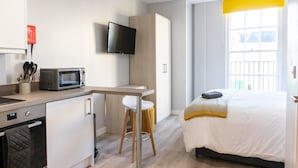 Iron/ironing board, free WiFi, bed sheets - Chic Studio in Cheltenham (Cheltenham)