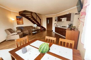 Smart TV, fireplace - Comfortable holiday homes, pool, jacuzzi, sauna (Osieki)