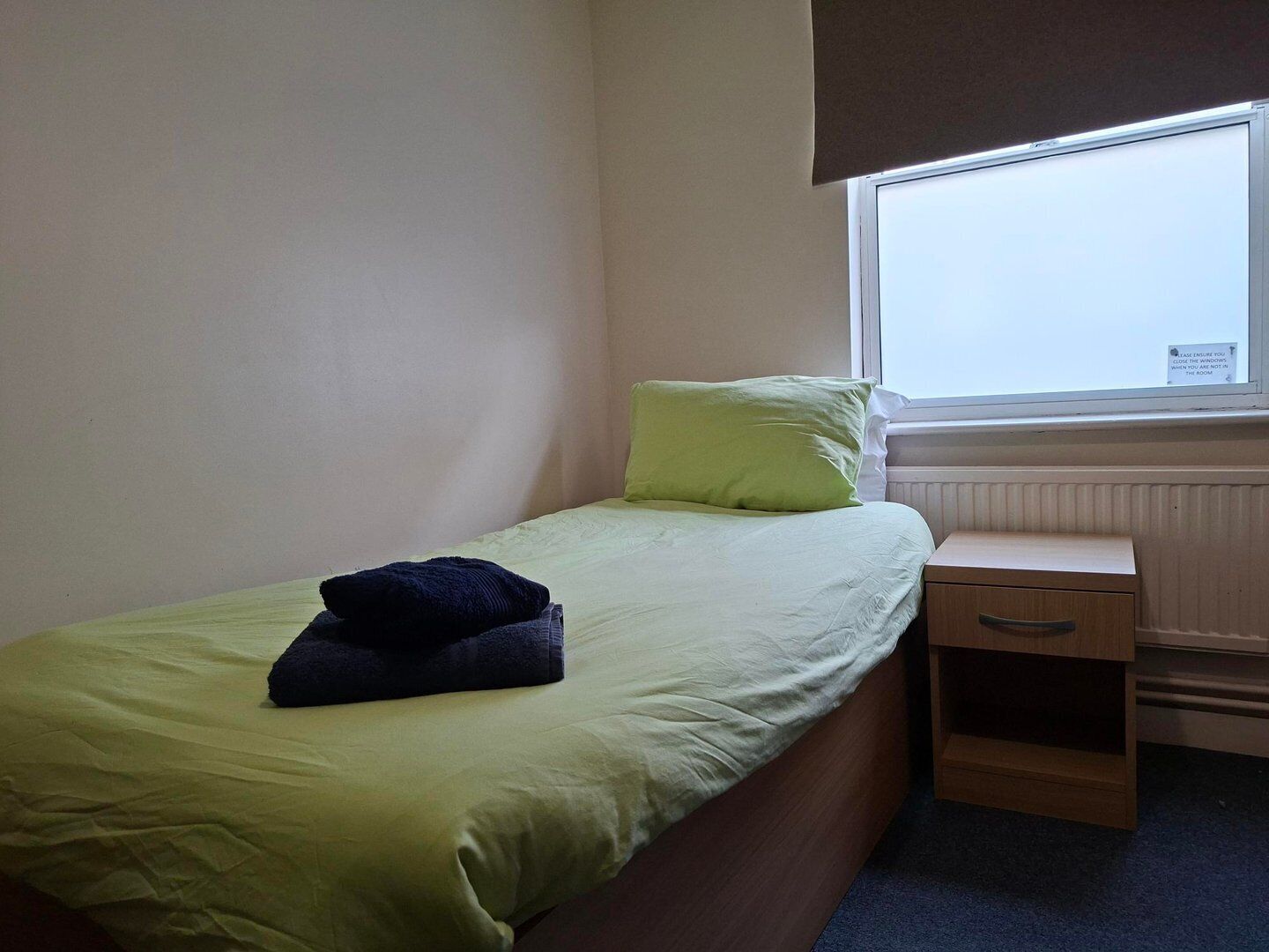 5 bedrooms, internet, bed sheets