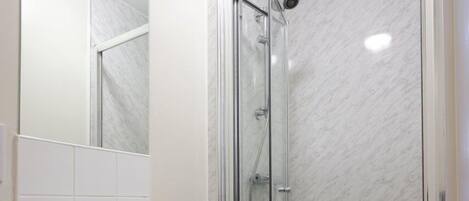 Shower, towels
